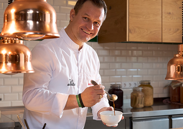 Wenn aus Unvollkommenem Perfektion entsteht: Simon Tress und WMF Second Life